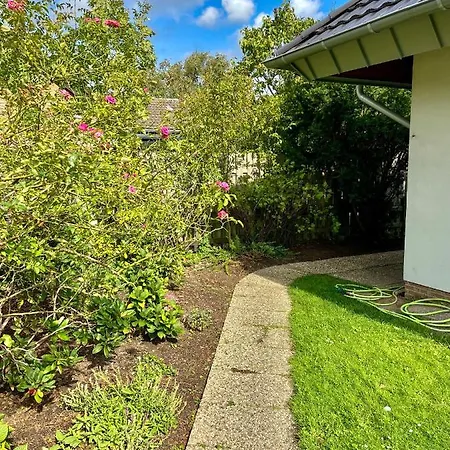 Apartamento Kaarst-apt Fuer 4, Zentral, Gemuetlich, Privater Parkplatz *