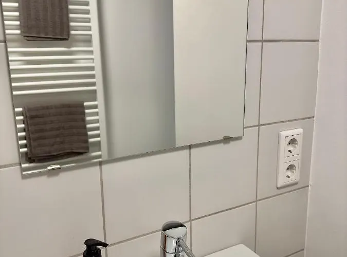 Kaarst-apt Fuer 4, Zentral, Gemuetlich, Privater Parkplatz דירה