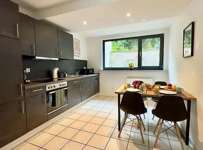 Kaarst-apt Fuer 4, Zentral, Gemuetlich, Privater Parkplatz * קארסט